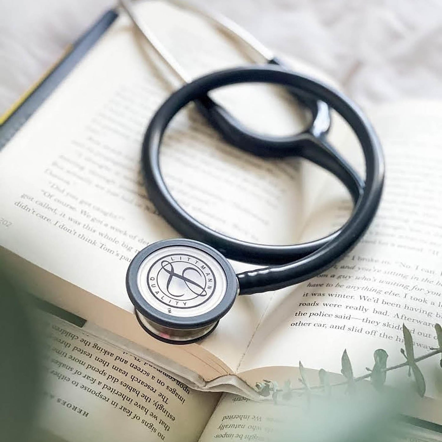 Littmann Classic III Stethoscope: Black 5620 3M Littmann