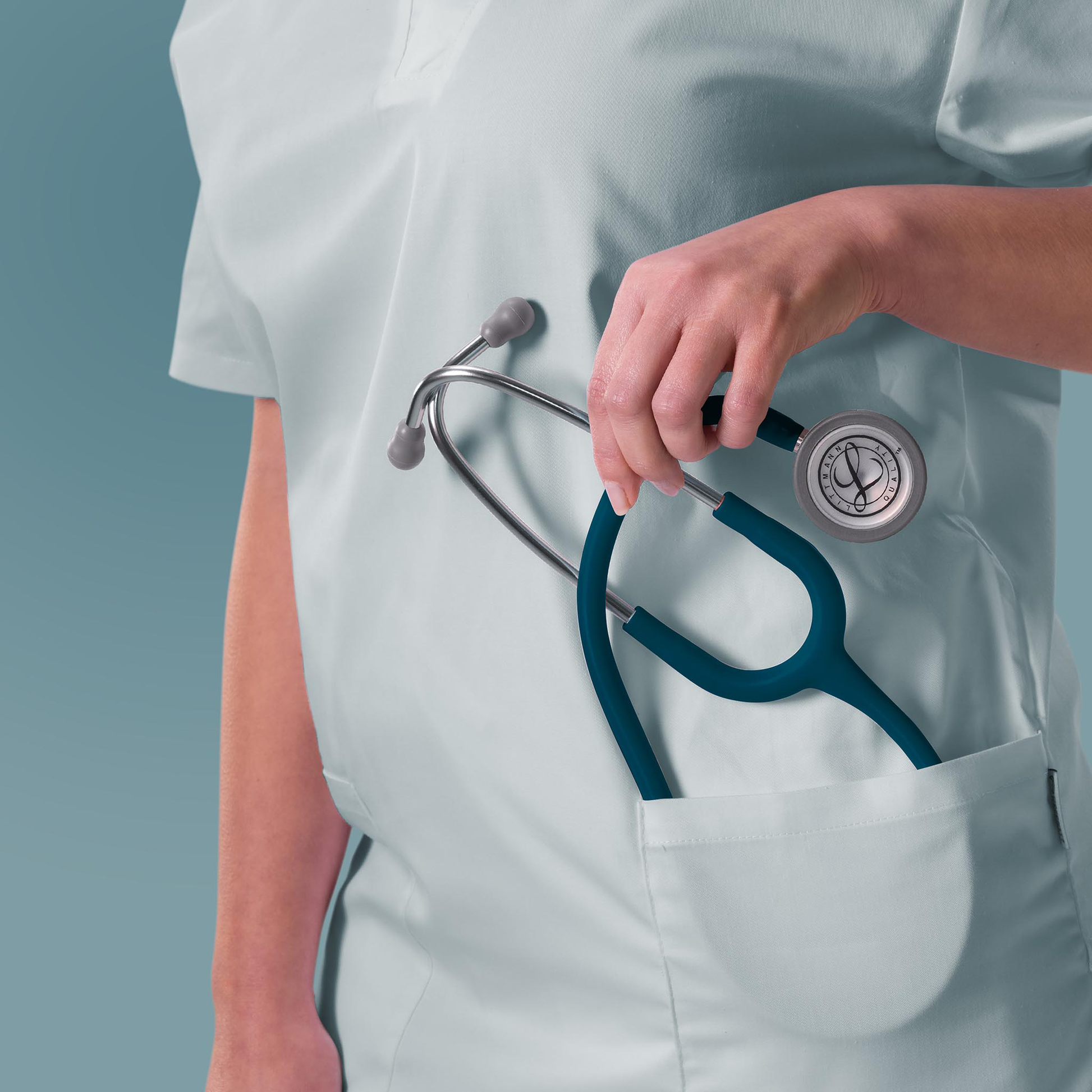 Littmann Classic III Monitoring Stethoscope: Satin Caribbean Blue 5623C Littmann